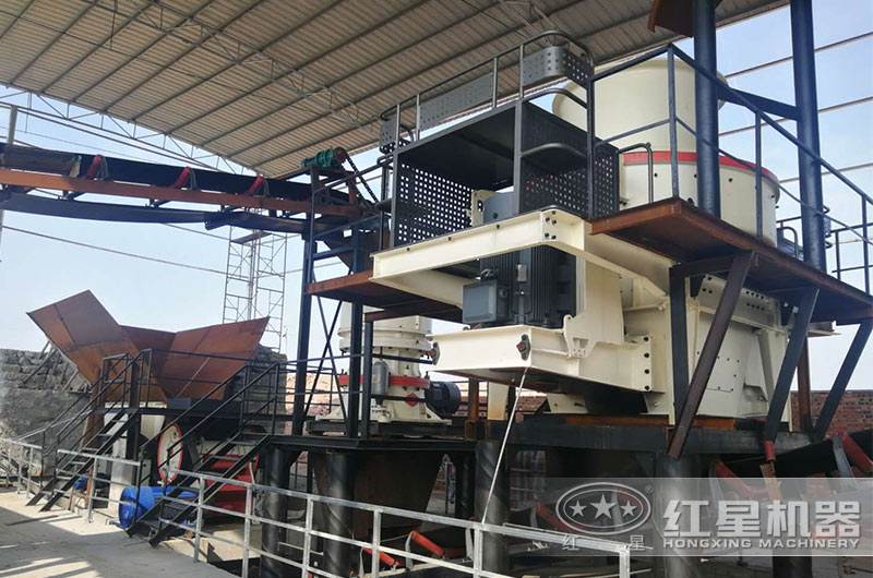 時(shí)產(chǎn)200噸青石碎石加工客戶現(xiàn)場(chǎng)實(shí)拍 時(shí)產(chǎn)200噸青石碎石加工客戶現(xiàn)場(chǎng)實(shí)拍