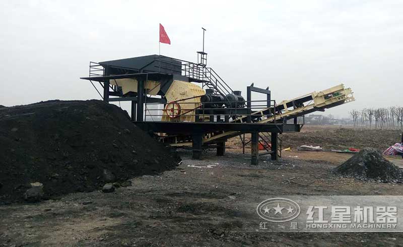 重錘式煤礦破碎機(jī)現(xiàn)場(chǎng)實(shí)拍 重錘式煤礦破碎機(jī)現(xiàn)場(chǎng)實(shí)拍