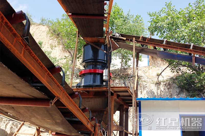 紅星單缸圓錐破碎機(jī)現(xiàn)場(chǎng) 紅星單缸圓錐破碎機(jī)現(xiàn)場(chǎng)