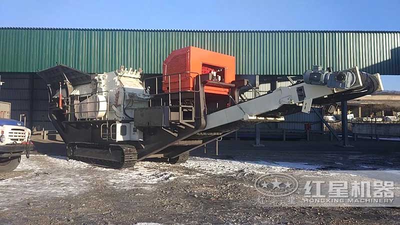 俄羅斯履帶移動破碎機加工現(xiàn)場 俄羅斯履帶移動破碎機加工現(xiàn)場