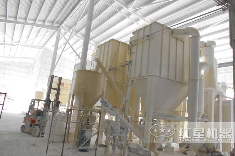 石灰石深加工生產(chǎn)線現(xiàn)場 石灰石深加工生產(chǎn)線現(xiàn)場