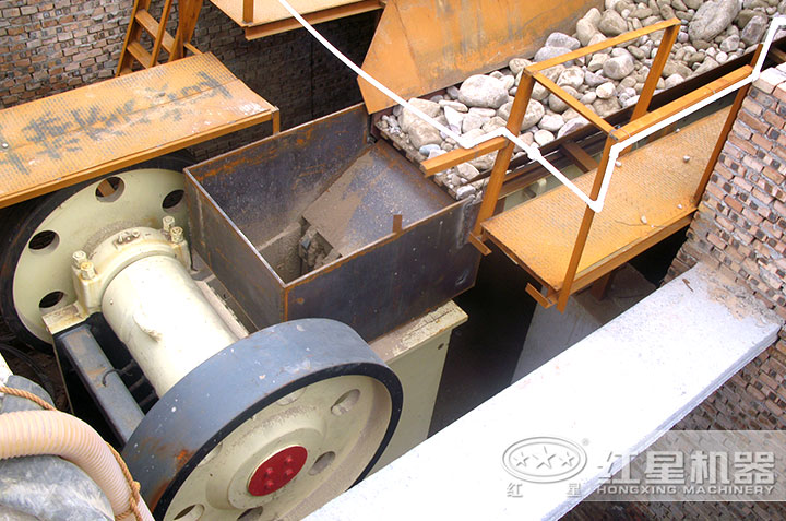 顎式破碎機(jī)、給料機(jī)