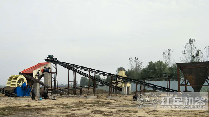 石頭粉碎成沙子用戶現(xiàn)場(chǎng)，有多種生產(chǎn)搭配可以選擇