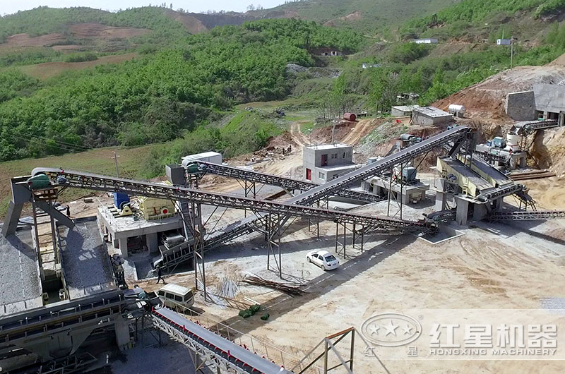 南陽(yáng)生產(chǎn)現(xiàn)場(chǎng)，根據(jù)產(chǎn)量搭配生產(chǎn)線設(shè)備