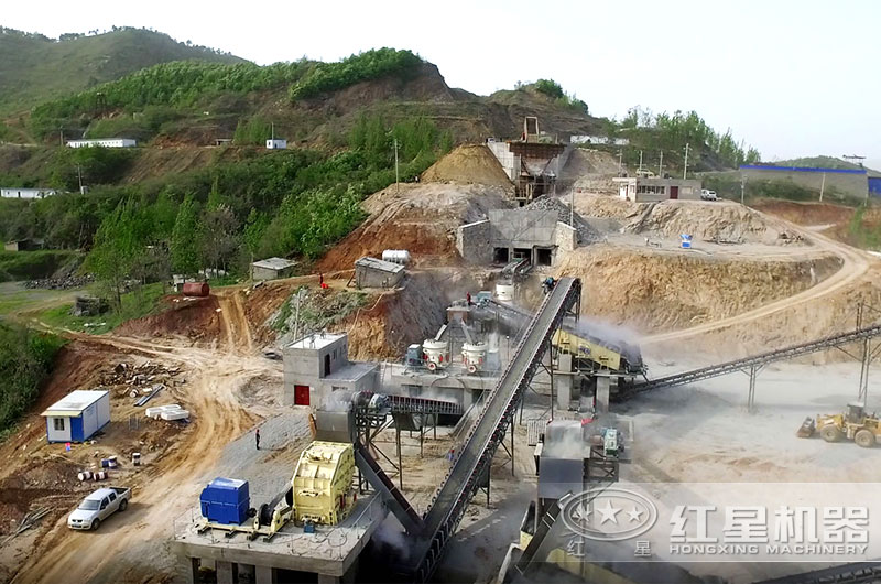 用戶石料生產(chǎn)現(xiàn)場，投資200萬輕松選擇多種型號設(shè)備