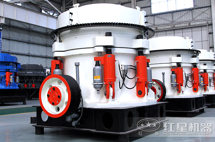 圓錐破碎機實拍圖，運行平穩(wěn) 后期維護成本低