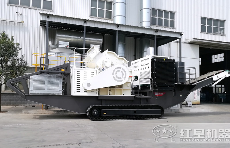 國(guó)產(chǎn)小型履帶式破碎機(jī)